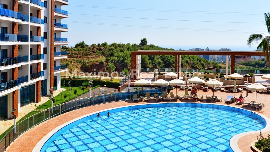 Luxury Apartments for Sale in Alanya Residential Areas – pool area (image 9)
