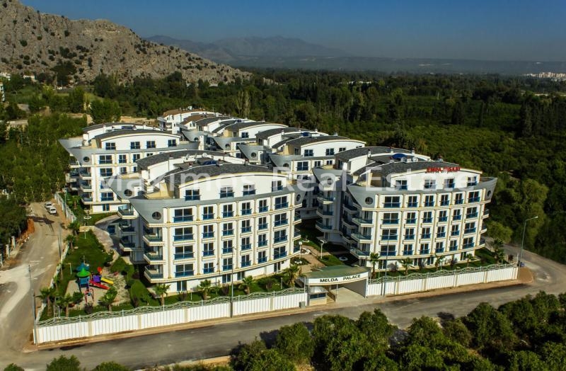 High-end Apartments with Smart Home Systems in Antalya – dining area (image 6)