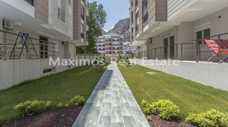 Residential Property Located Near the Sea in Antalya Konyaalti – dining area (image 6)