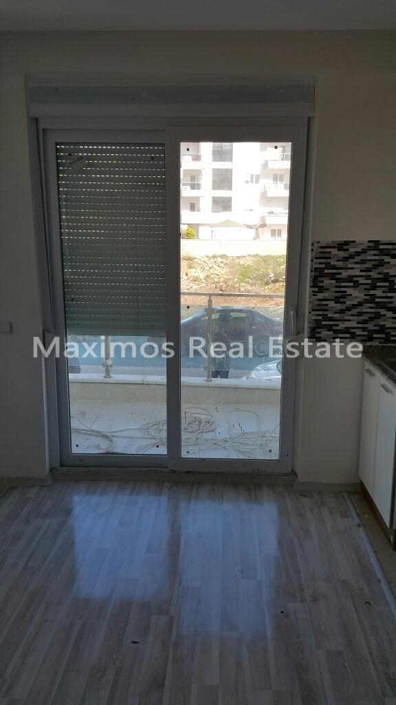 Residential Apartment with Mountain Views Near Konyaalti Beach – pool area (image 9)