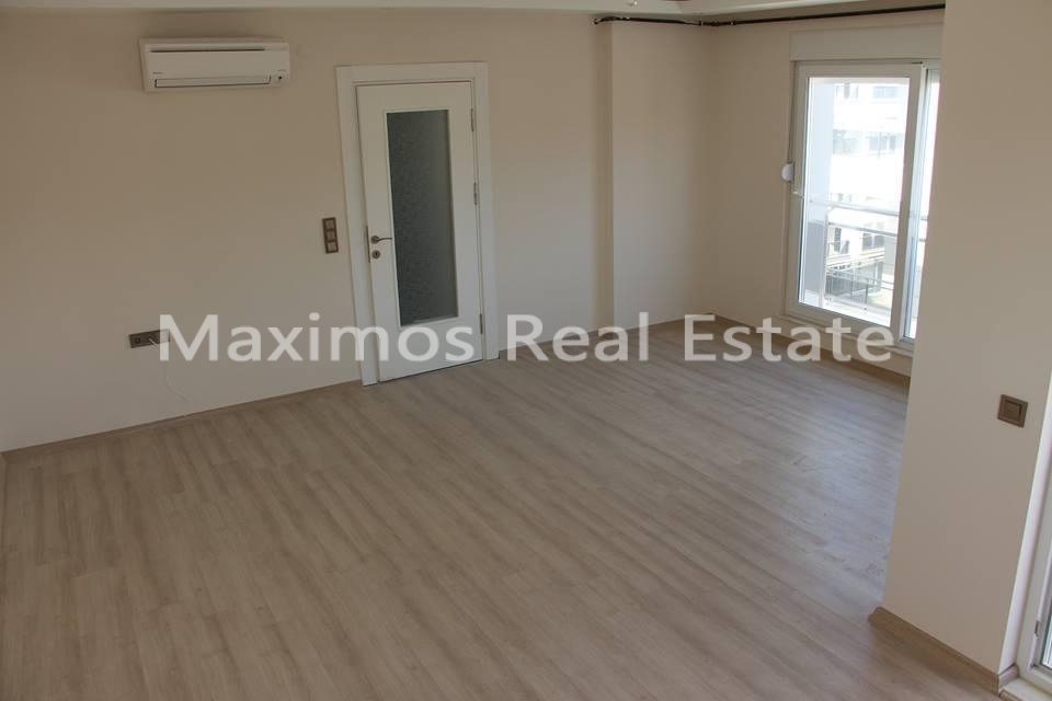 Newly Built Residential Apartments in Antalya Konyaalti – entrance (image 15)