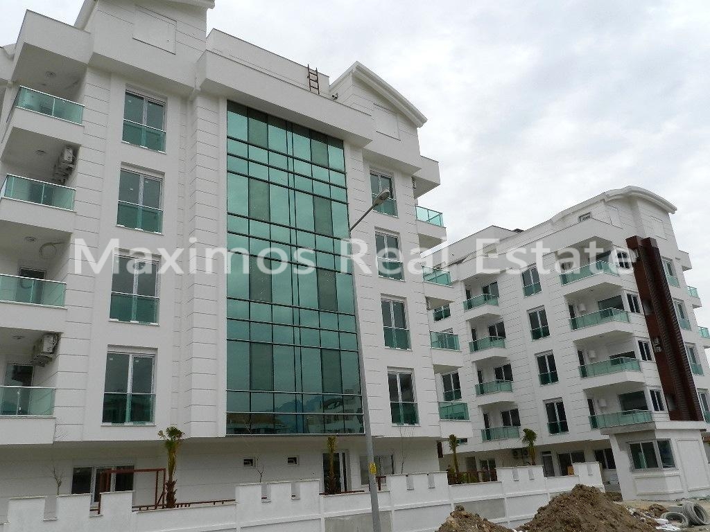 Mixed-range Residential Apartments in Antalya Near Marina – living room (image 2)