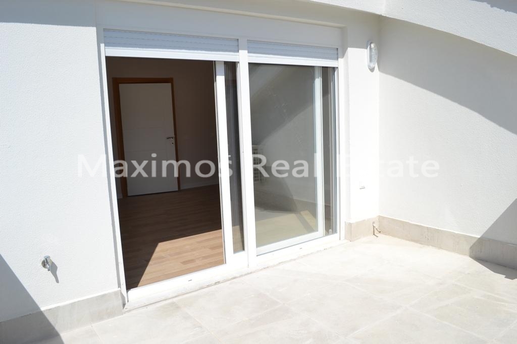 Investment Property in Antalya with Rental Income Guarantee – pool area (image 9)