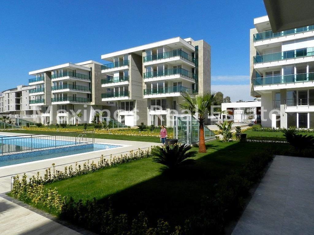 High-end Residential Apartments in Antalya Uncali – living room (image 2)
