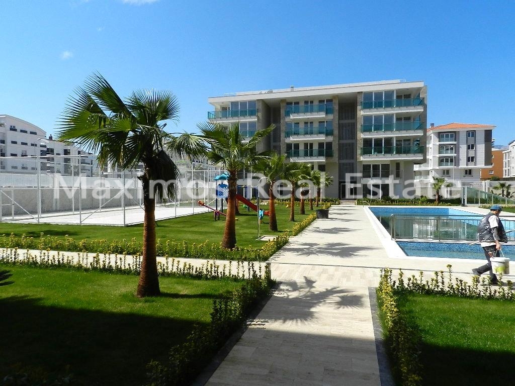 High-end Residential Apartments in Antalya Uncali – bedroom (image 4)