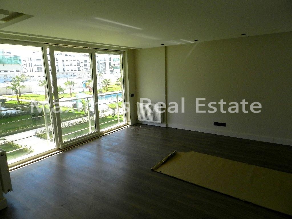 High-end Residential Apartments in Antalya Uncali – coastal view (image 13)