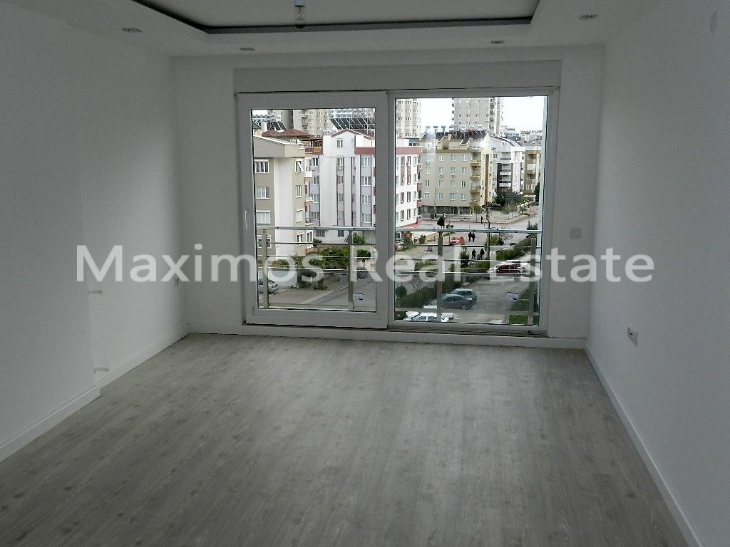 Residential Apartment Complex in Antalya Liman District – dining area (image 6)