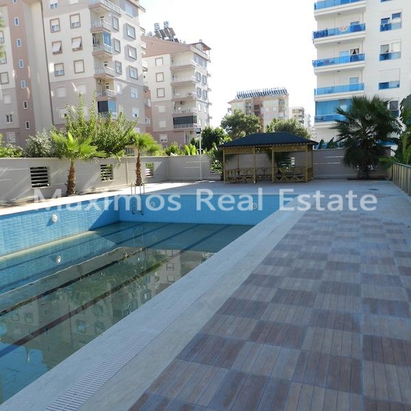 Residential Apartment Close to Akdeniz University Konyaalti – living room (image 2)