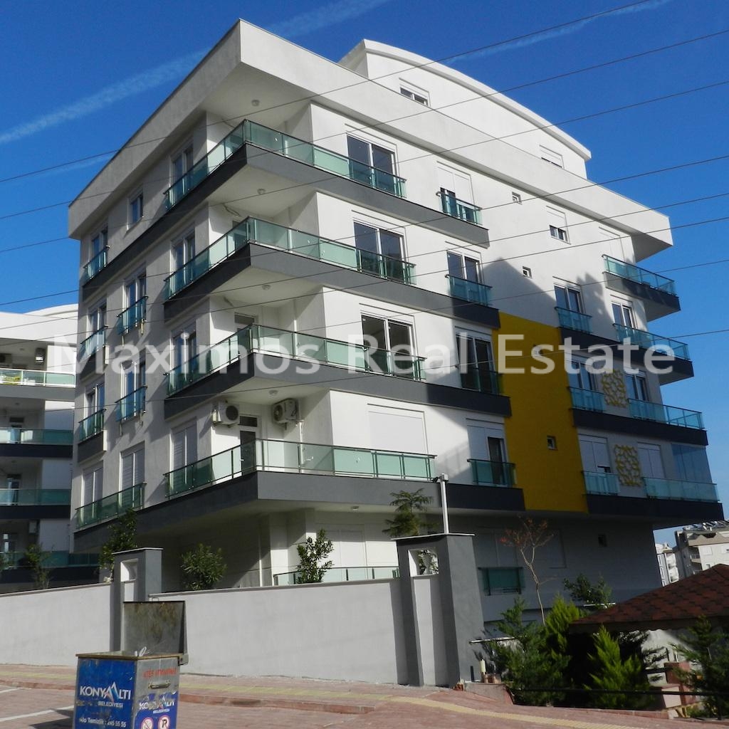 Residential Real Estate Near the Beach in Antalya Konyaalti – bedroom (image 4)
