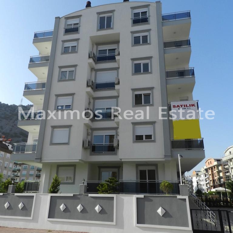 Budget-friendly Apartment in Antalya Konyaalti – living room (image 2)