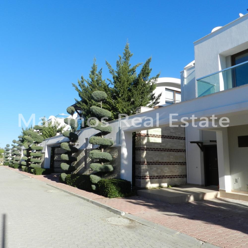 Modern Semi-detached Villa in Antalya Kundu – dining area (image 6)