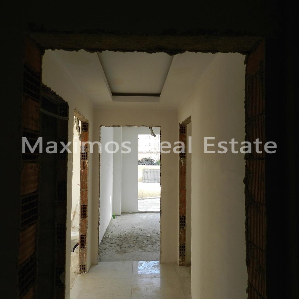 High-end Apartments in Central Antalya Meydan Kavagi – pool area (image 9)