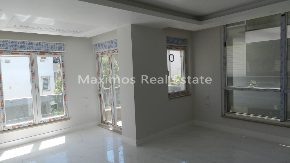 Properties for Sale in Antalya Lara District – entrance (image 15)