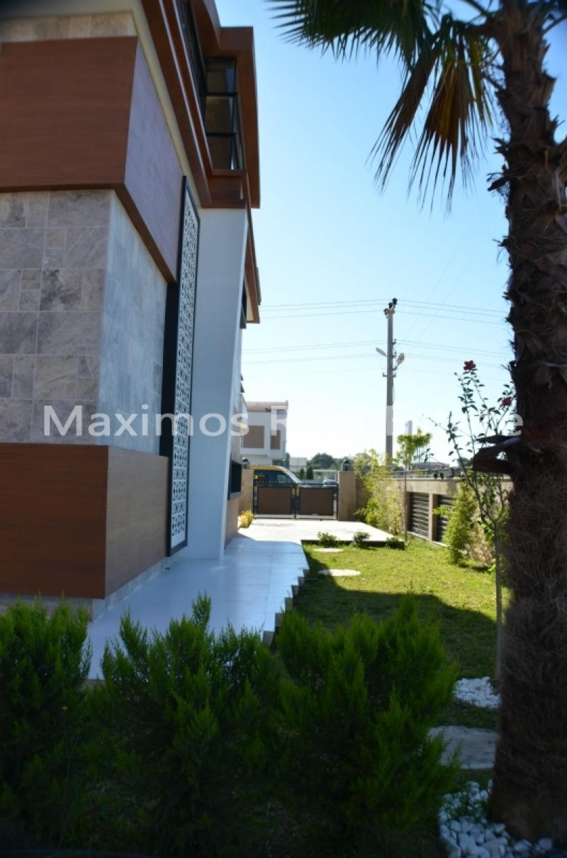 Private Luxury Villa for Sale in Antalya Lara – terrace (image 7)