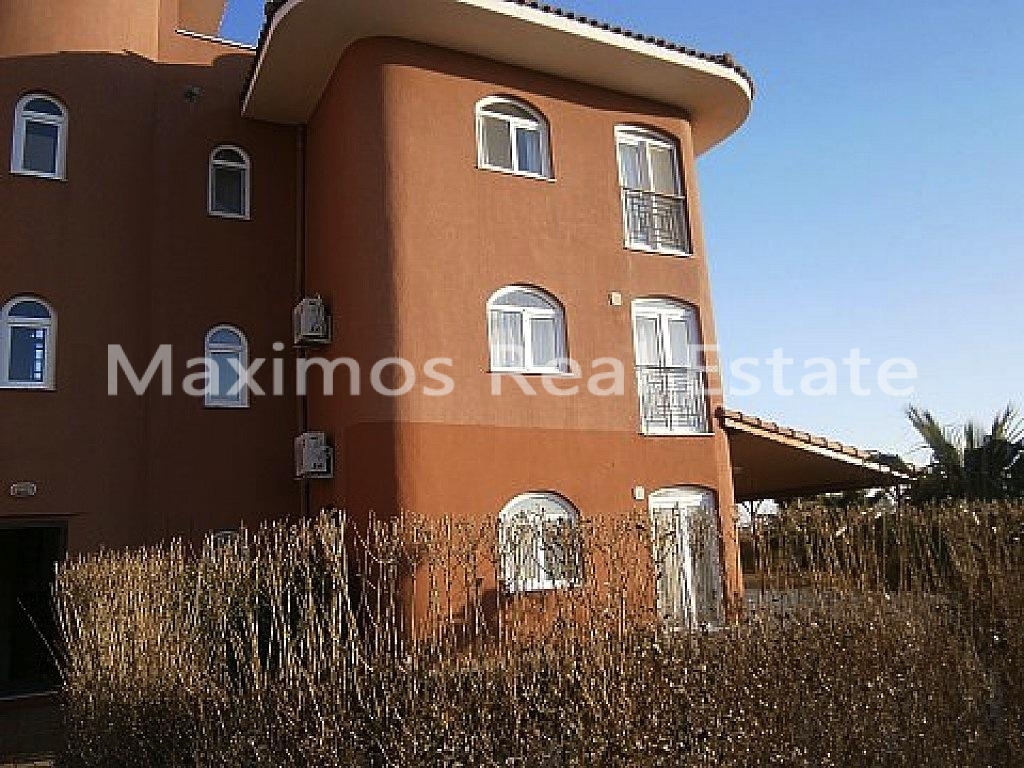 Affordable Apartment Within Walking Distance to Belek Beach – living room (image 2)