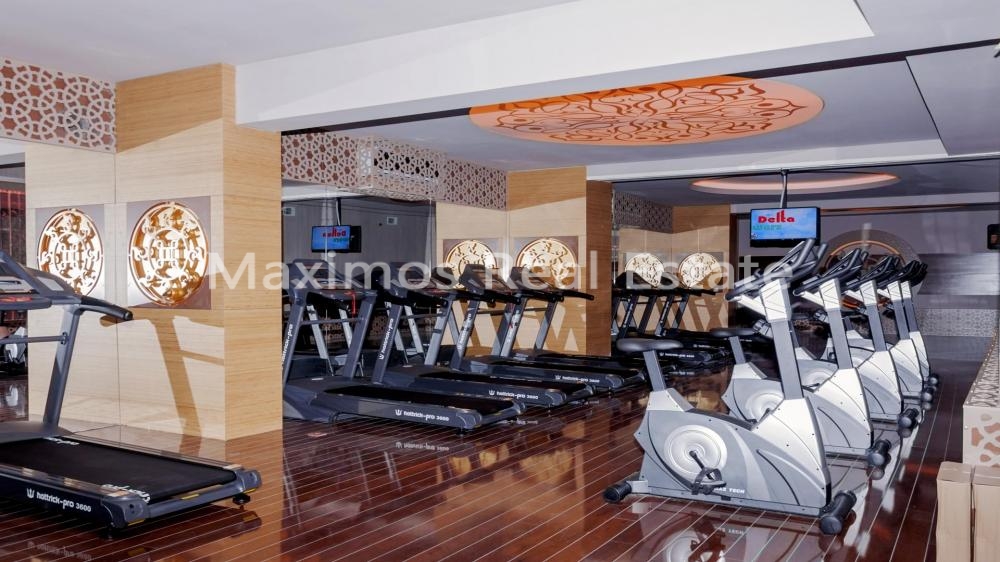 Feature-rich Residential Property in Istanbul – pool area (image 27)