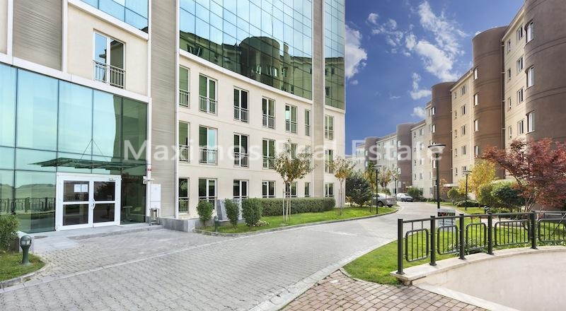 Sea View Flats in Istanbul for Residential Living – entrance (image 15)