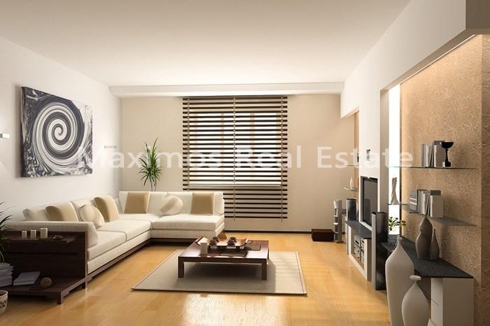 Central Istanbul Property for Residential Use – balcony (image 10)