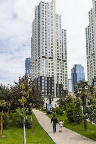 Central Istanbul Luxury Flat for Urban Living – coastal view (image 13)