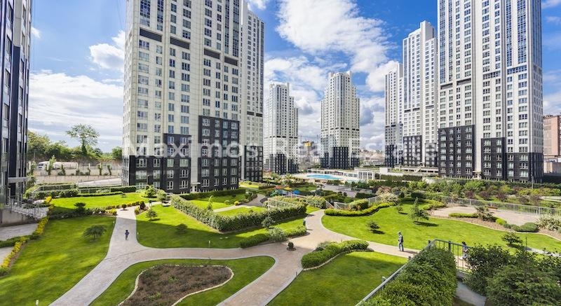 Central Istanbul Luxury Flat for Urban Living – balcony (image 10)