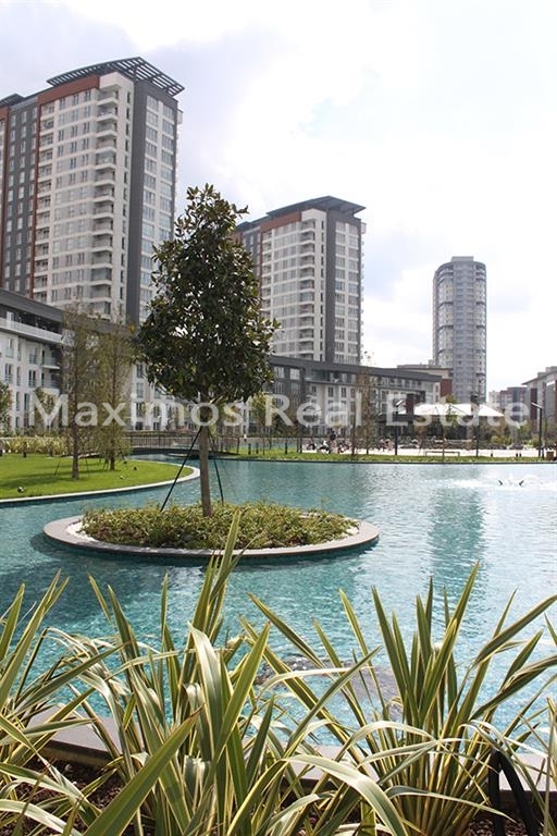 Property for Sale in Istanbul – pool area (image 9)