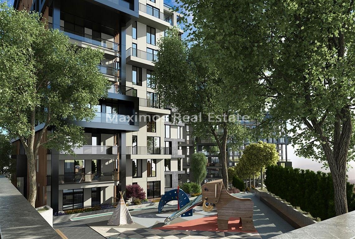 Property for Sale in Istanbul – pool area (image 9)