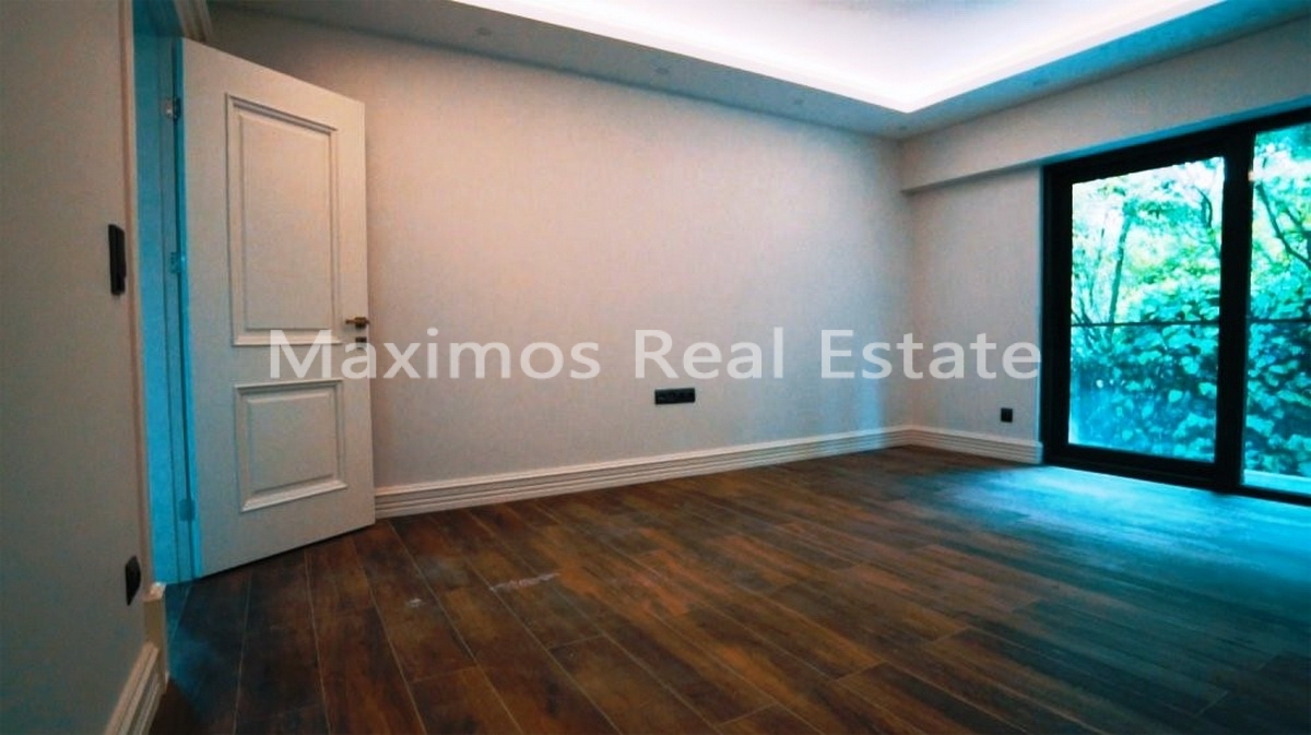 Exclusive Villa Offering Bosphorus Views and Premium Living – pool area (image 9)