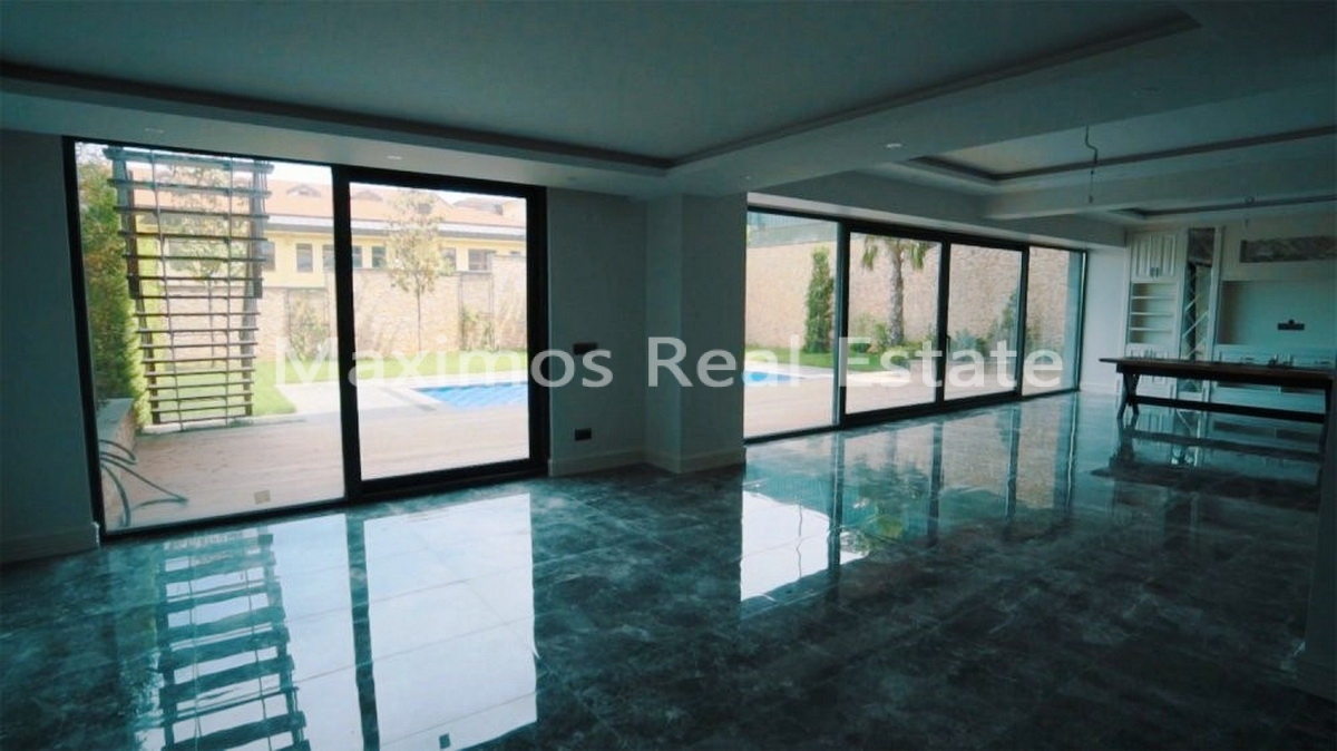 Exclusive Villa Offering Bosphorus Views and Premium Living – terrace (image 25)