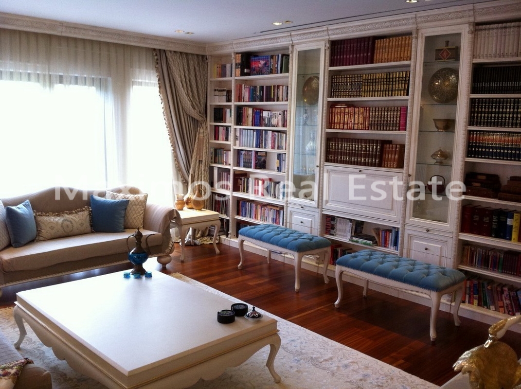 Detached Luxury Villa Offering Privacy and Garden Space – sea view (image 12)