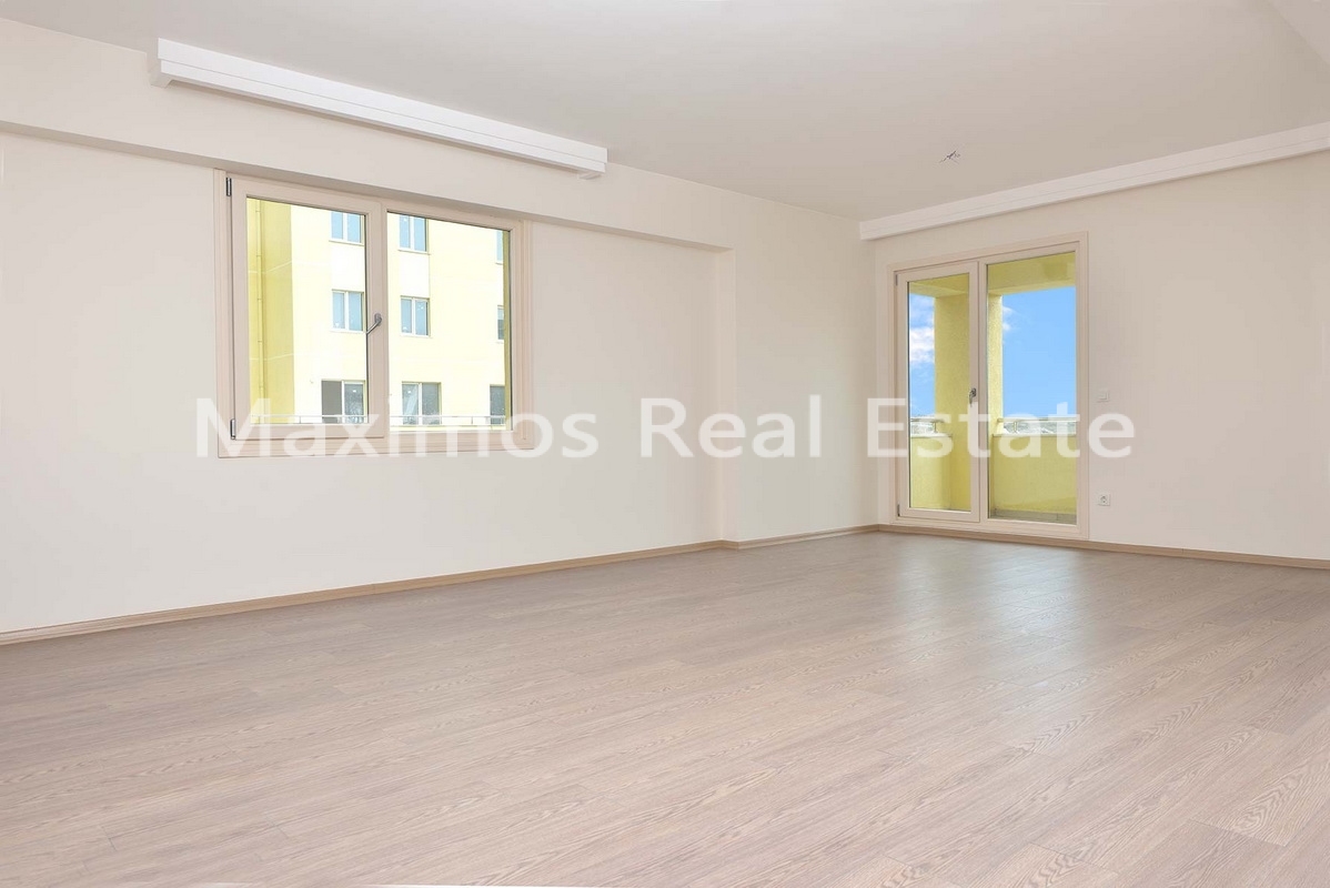 High-end Residential Property with Istanbul Canal Views – pool area (image 9)
