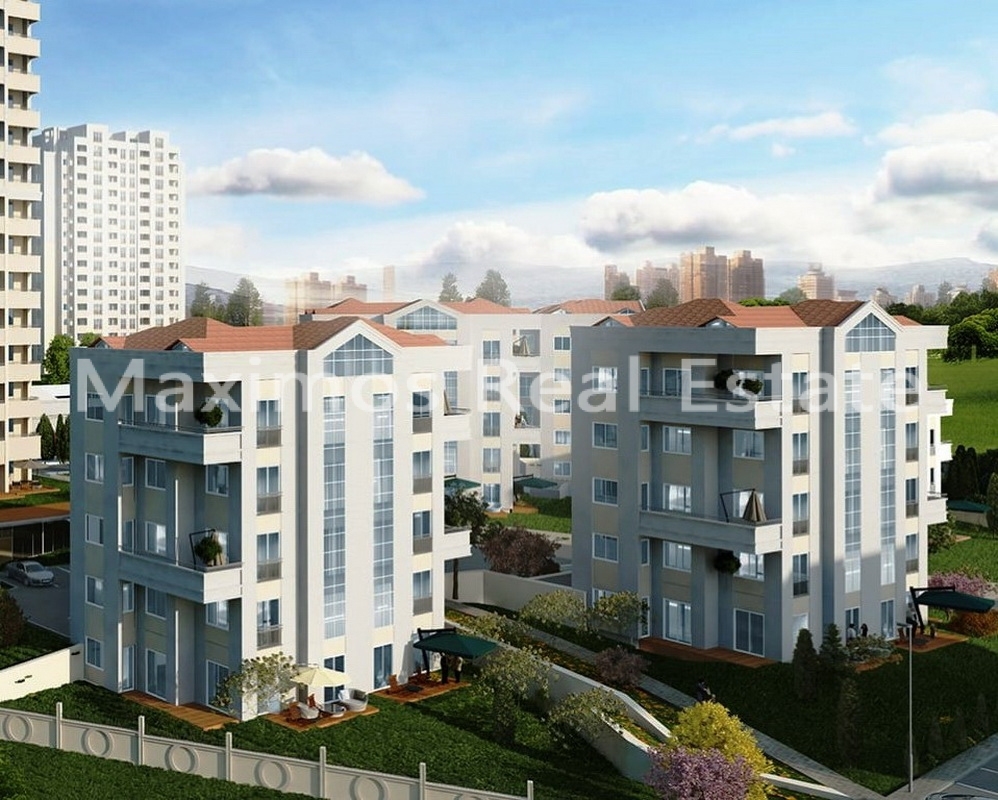 High-end Residential Property with Istanbul Canal Views – garden view (image 8)