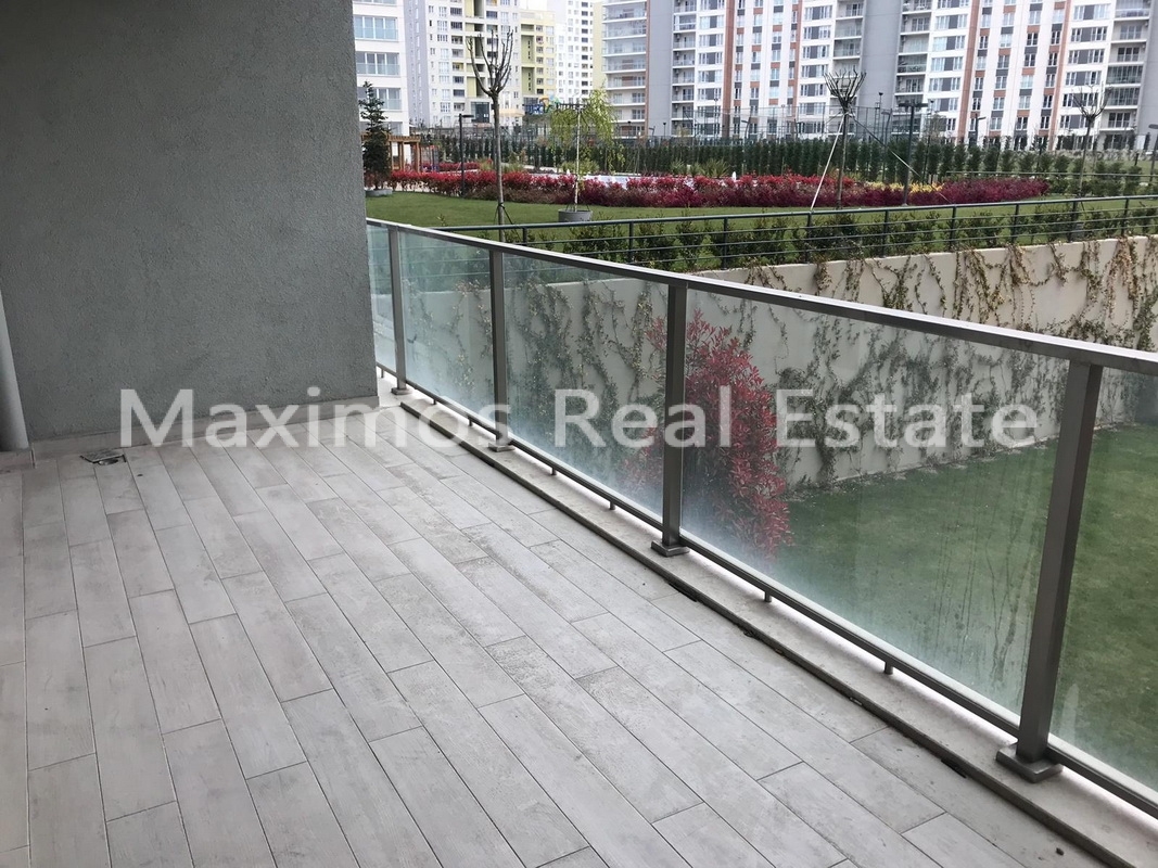 Family-oriented Residential Project Surrounded by Green Landscapes – entrance (image 15)