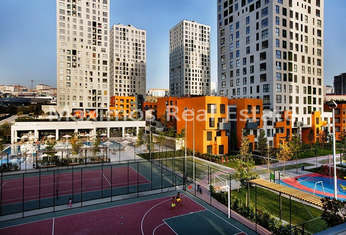 Residential Homes Positioned Between Esenyurt and Beylikduzu – kitchen area (image 3)