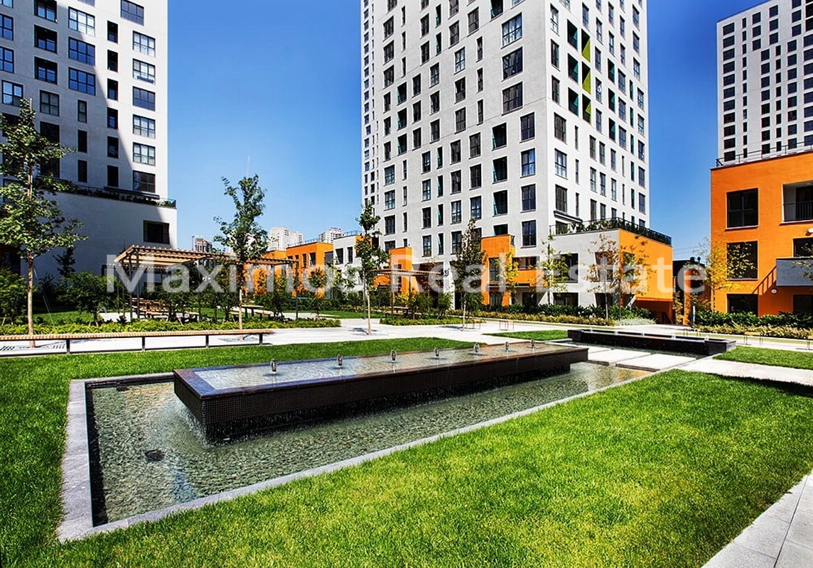 Residential Homes Positioned Between Esenyurt and Beylikduzu – living room (image 2)