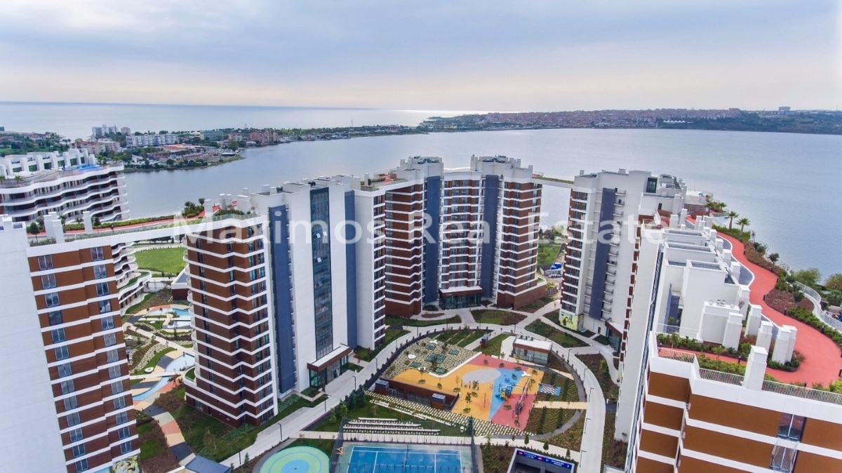 Modern Residential Development Surrounded by Natural Landscapes – exterior view (image 19)