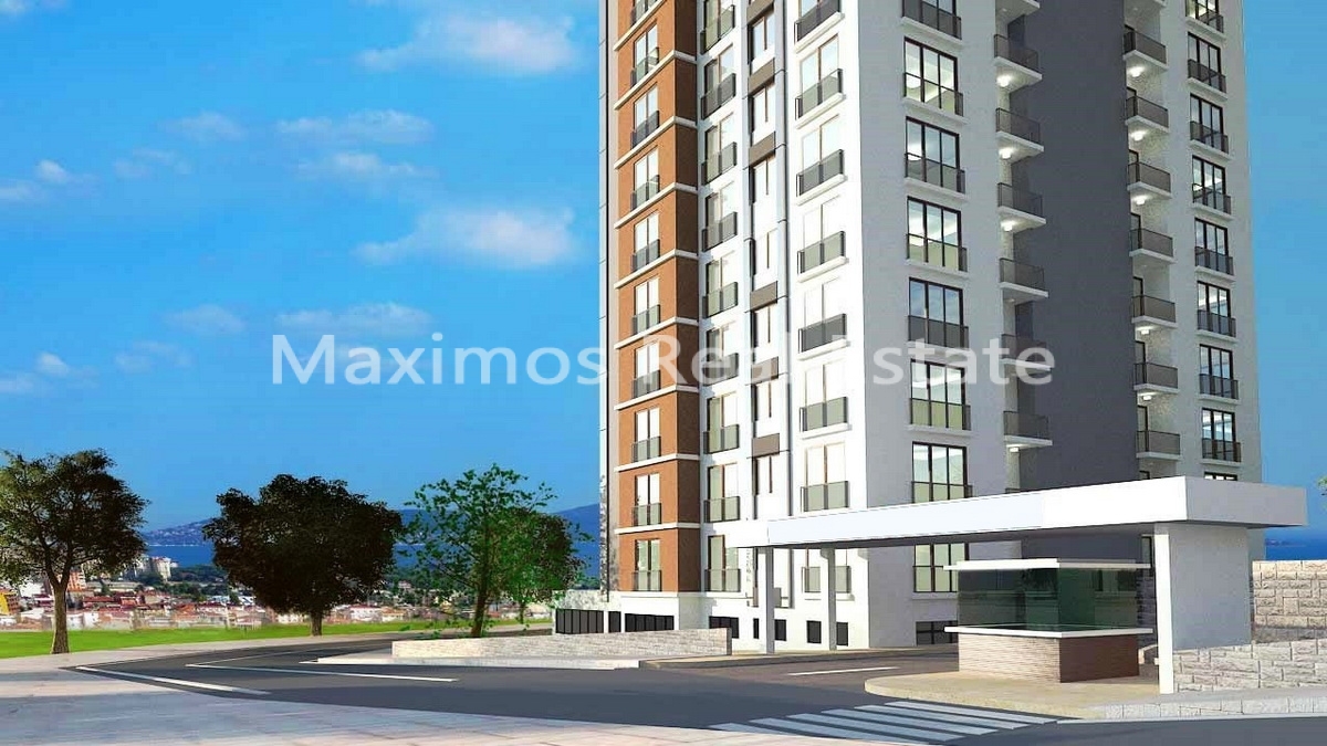 Delivery-ready Apartments Offering Sea Views on Istanbul's Asian Side – pool area (image 9)