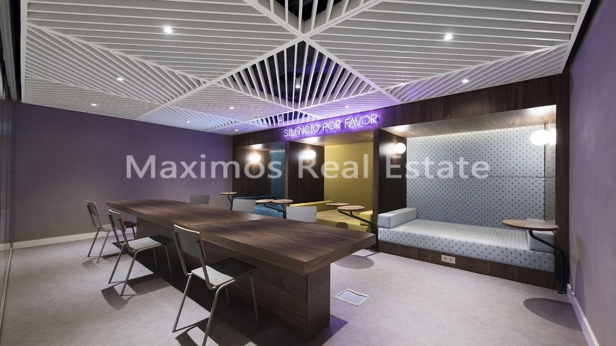 Income-generating Student Housing Suites Near Major Universities – living room (image 2)