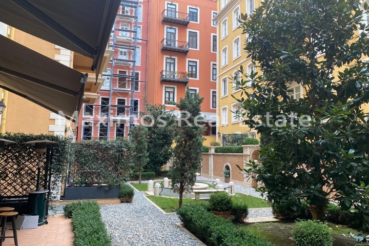 Residential Apartments with Sea Views Located in Prime Istanbul Districts – pool area (image 9)