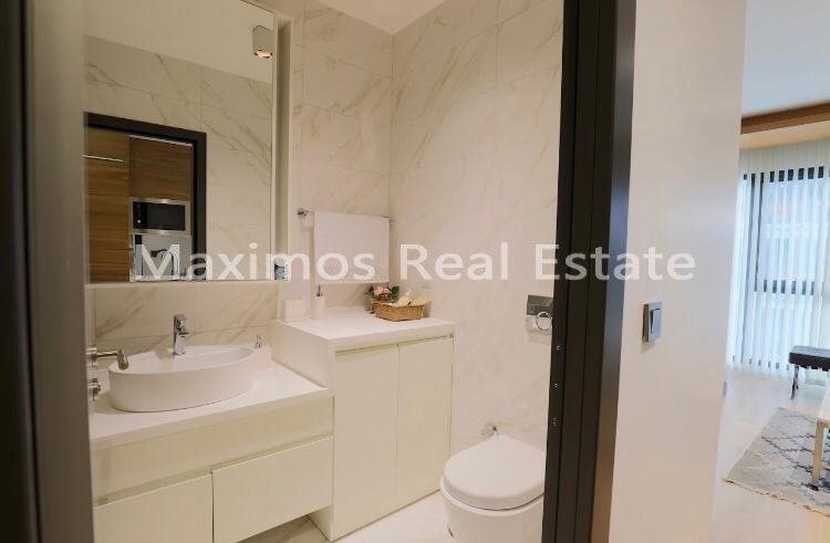 Residential House Located Near Key City Amenities in Kucukcekmece – living room (image 20)