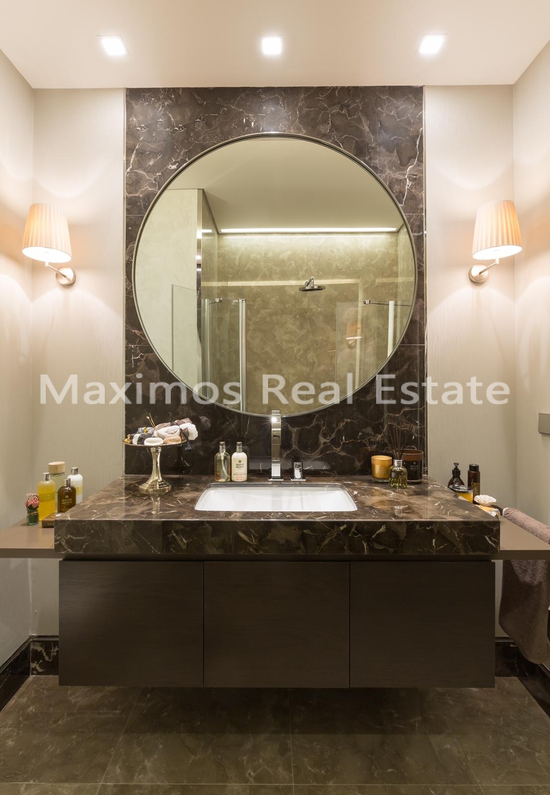 Coastal City Apartments Offering Panoramic Sea Views in Istanbul – master bedroom (image 16)