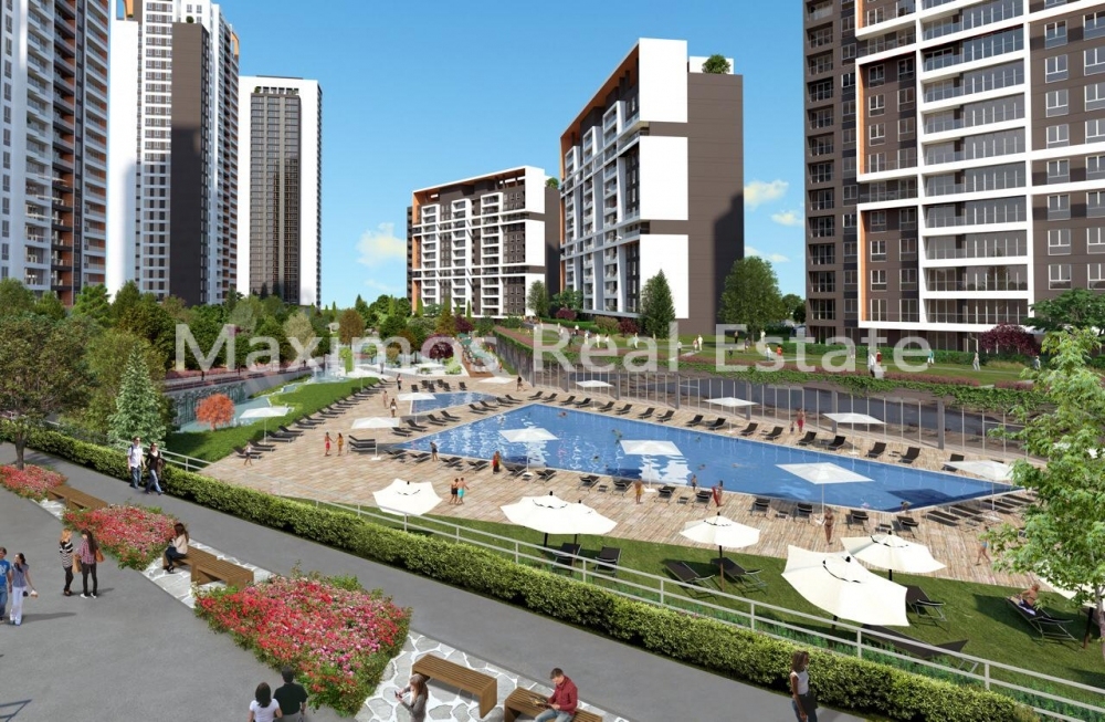Residential Family Homes Located in the Planned Bahcesehir District – pool area (image 9)