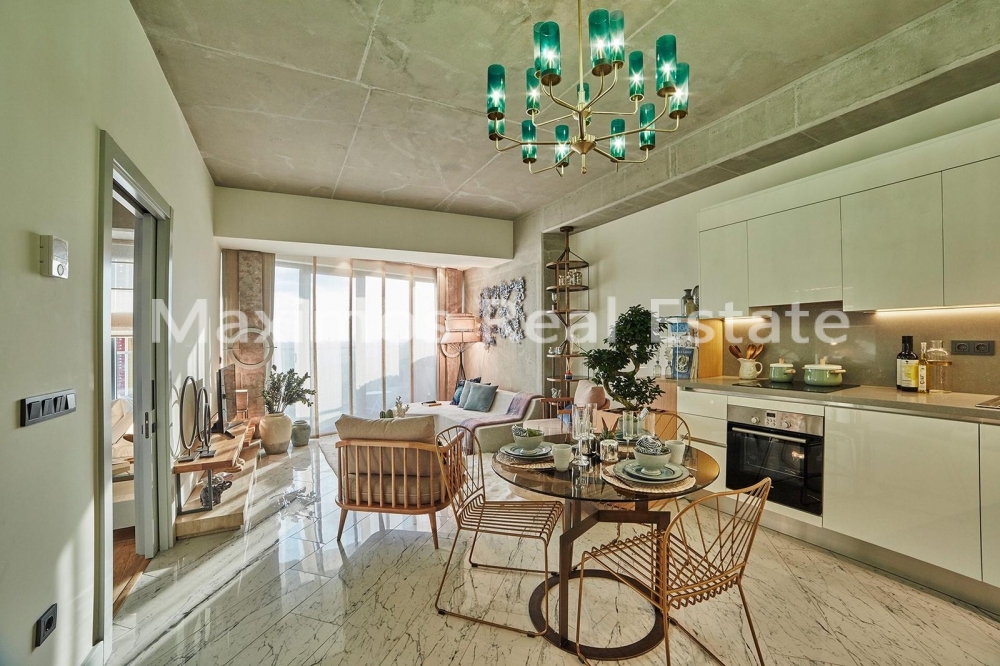 High-end Residential Property Designed for Luxury Urban Living – dining area (image 6)