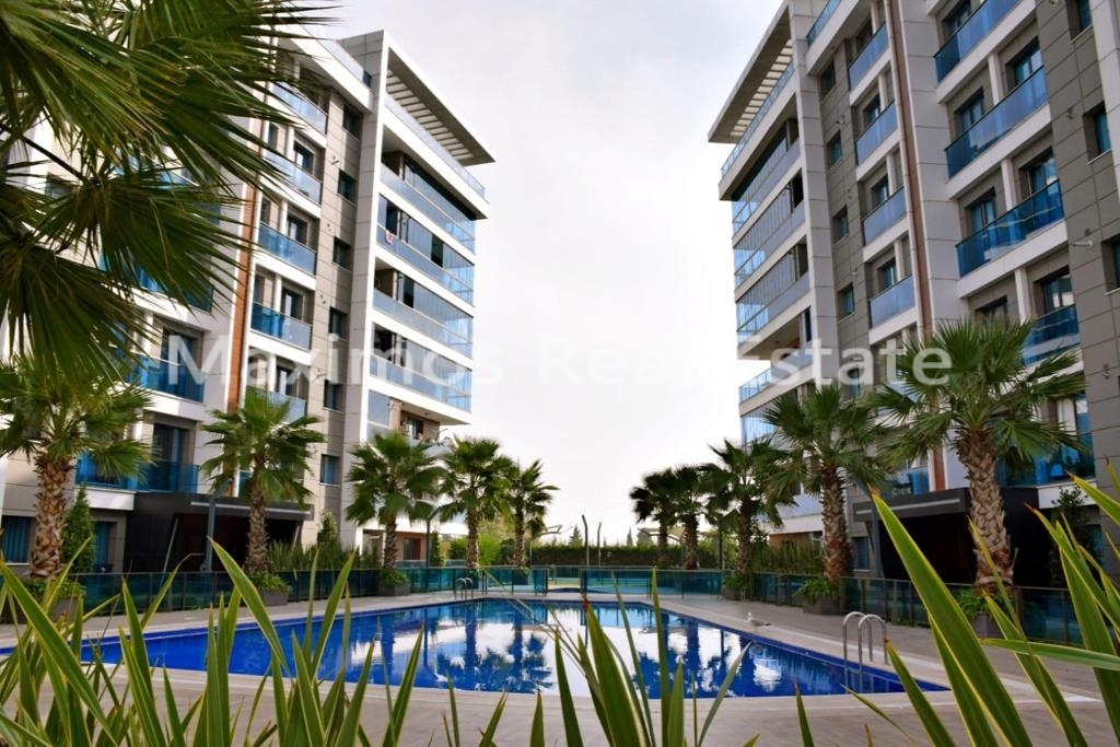 Residential Apartments Offering Local Accessibility and Comfort in Avcilar – living room (image 2)