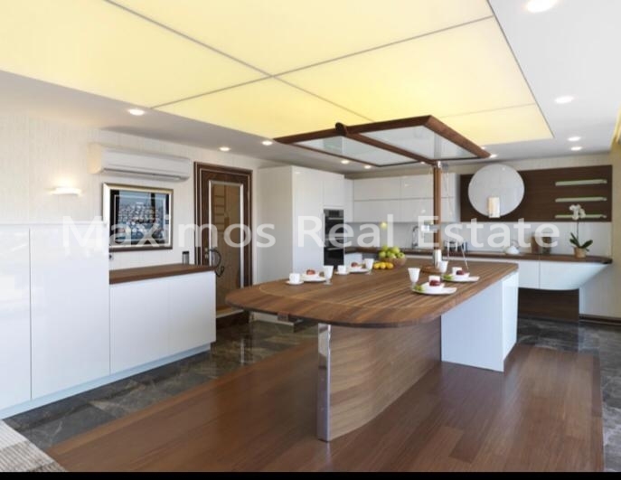 Premium Apartment with Direct Bosphorus Views in Historic Uskudar – master bedroom (image 16)