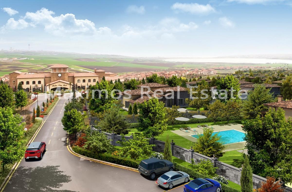 High-end Villa for Sale in Istanbul – bedroom (image 4)