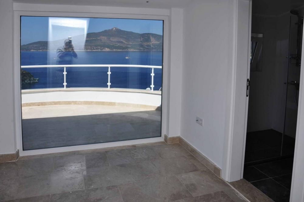 Sea View Villa for Sale in Central Kalkan – dining area (image 6)