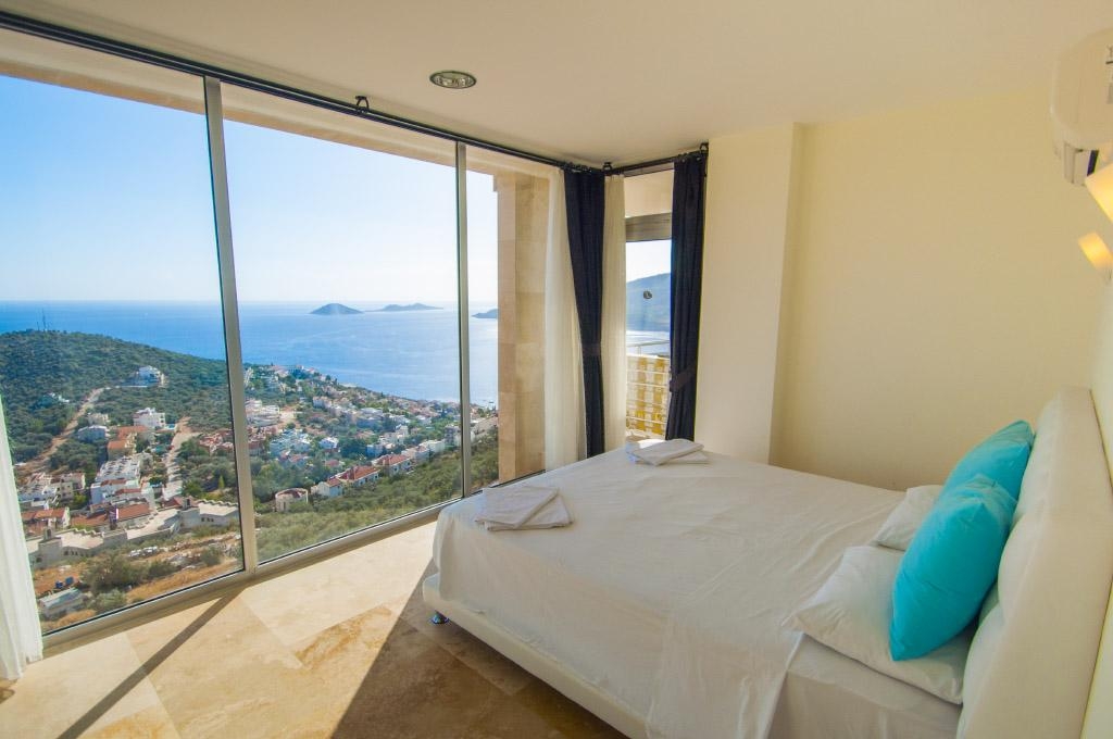 Furnished Luxury Villa for Sale in Kalkan – entrance (image 15)