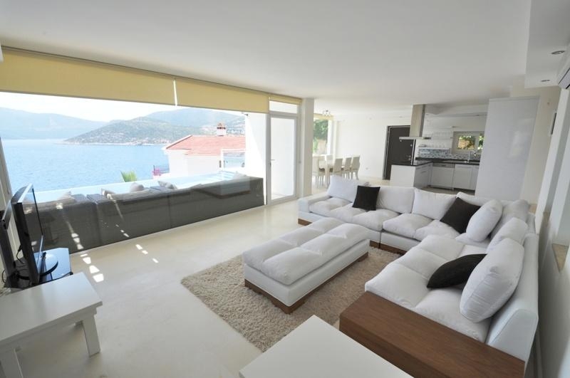 Sea View House for Sale in Kalkan Near the Beach – entrance (image 15)