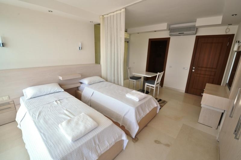Sea View House for Sale in Kalkan Near the Beach – pool area (image 27)