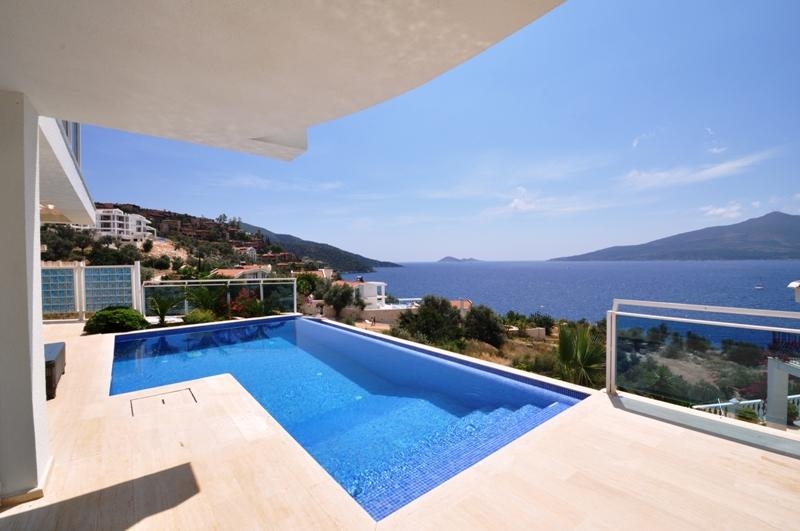 Sea View House for Sale in Kalkan Near the Beach – living room (image 2)